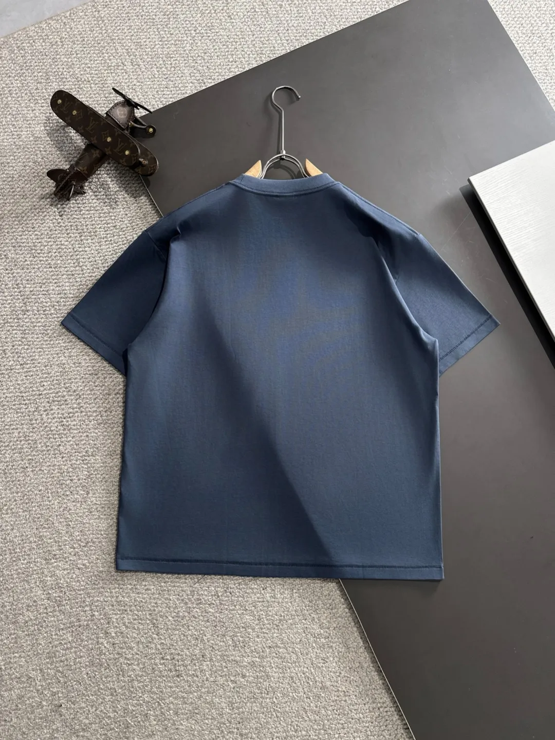 Next day shipping P460 Stone lsland/stone island high quality 2025 spring and summer new casual heavy industry suit exclusively developed by yb! High quality production! Imported custom-made fabrics for foreign orders, with high breathability and comfort, impeccable details, brand element design concept, delicate and soft feel! It presents a casual cut and the upper body shape is great! On sale simultaneously on the official website! From a high-end men's positioning brand, the low-key luxury taste is irresistible! Exquisite workmanship and impeccable quality! The overall style is simple, fashionable and timeless, fully meeting the requirements of stylish and tasteful dressing! Size: S-XXL